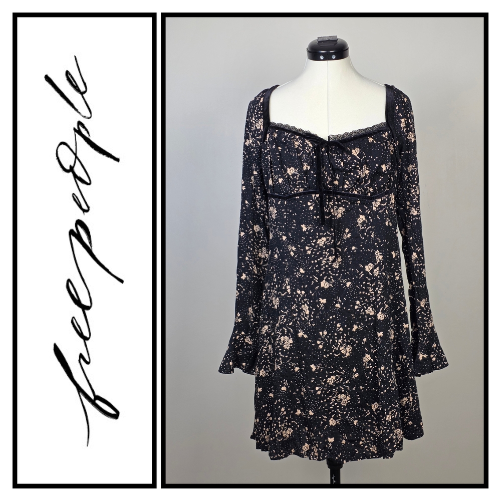 Free People – Floral Boho Dress with Flared Sleeves (Size S)